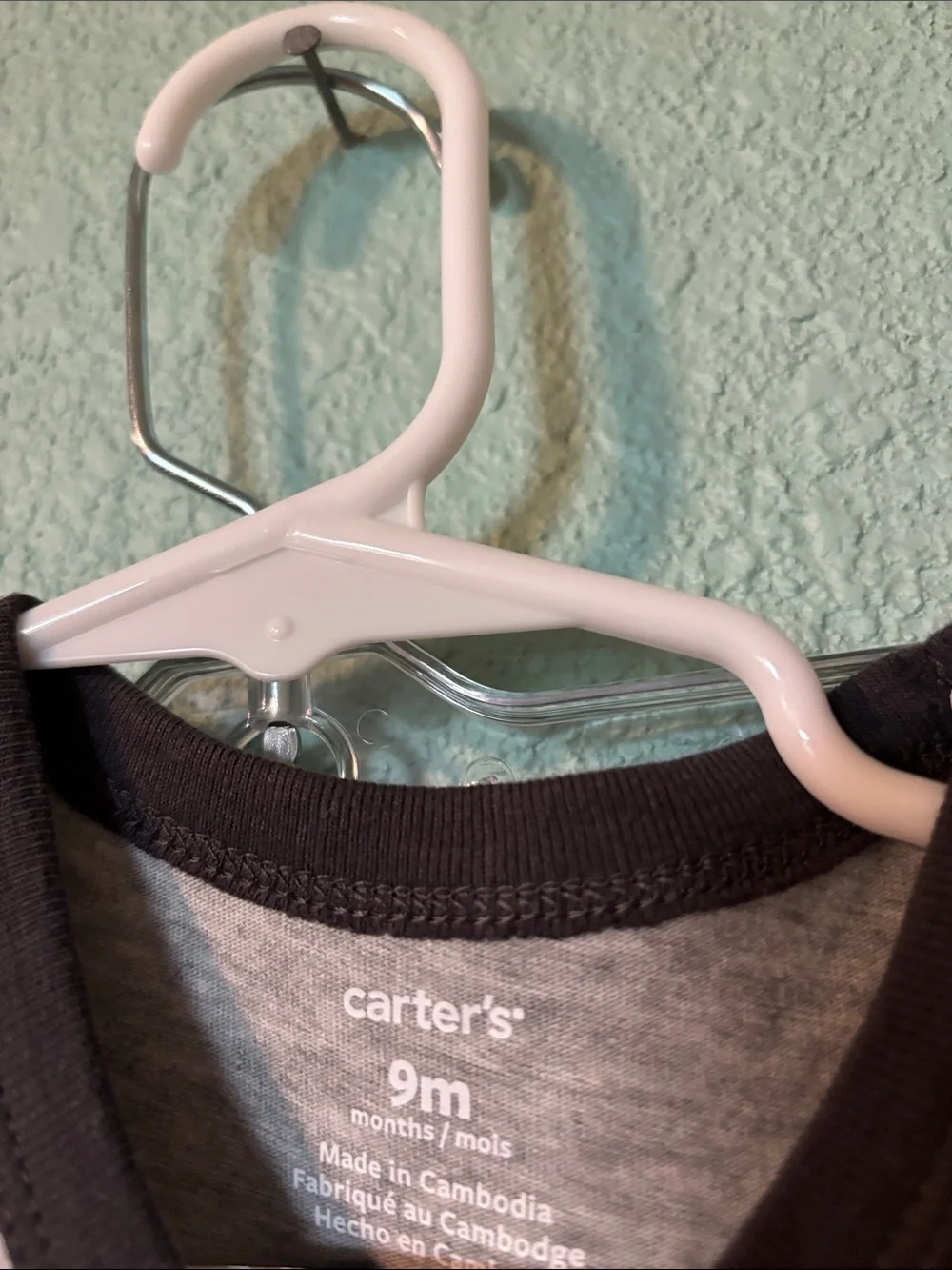 🆕 Carter's Baby Gray Tee and Shorts Set with Green Camo Chameleon, 9 mos - NWT - Picture 2 of 6